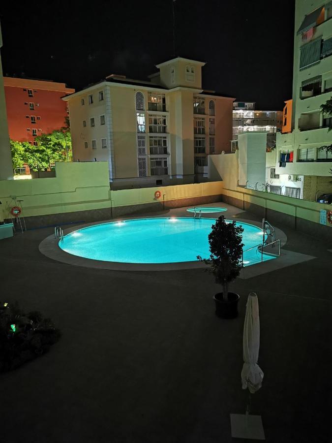 Blue Ocean Apartment Torremolinos Buitenkant foto